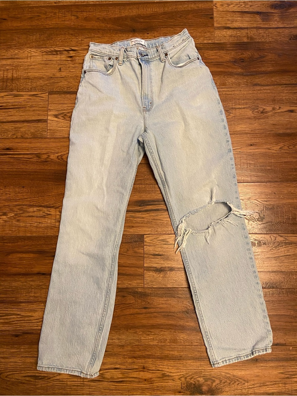 Abercrombie & Fitch The '90s Straight Ultra High Rise 29/8 Distressed Jeans